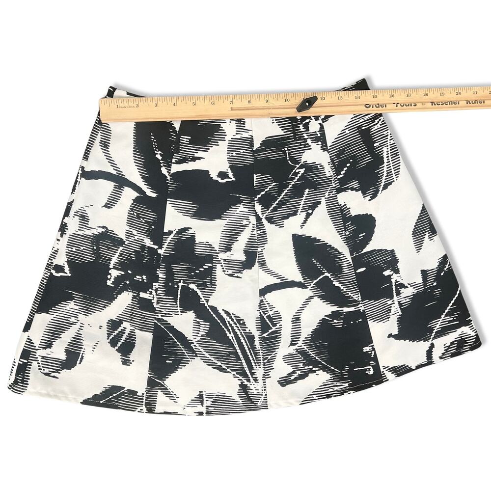 Lucy Paris Black White Flowers Floral Brocade Crop Top Mini Skirt Set size M - Picture 7 of 9